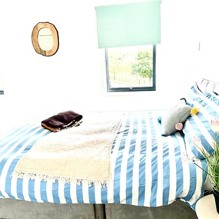 Rye Brand New Apartment Екстер'єр фото